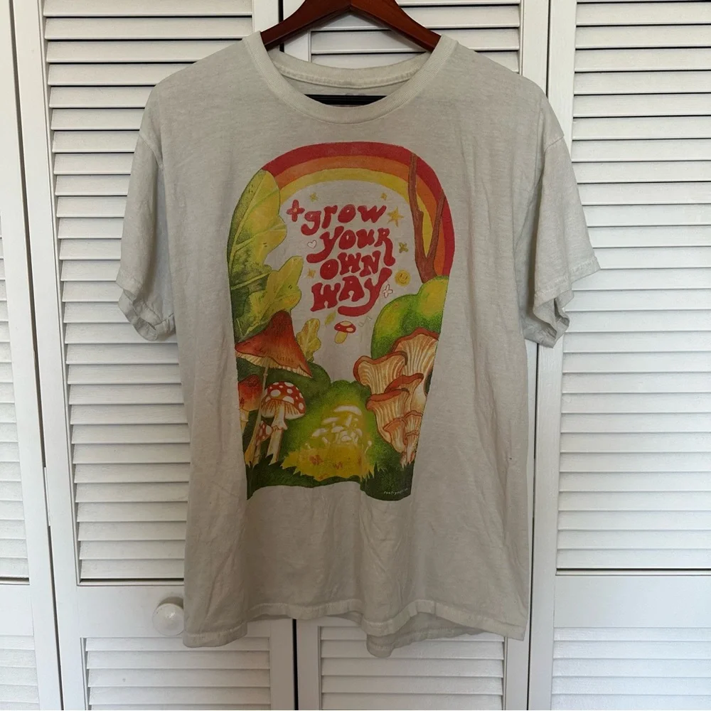 Root People Mushroom Graphic Tee | Size L | Boho Cottagecore Hippie Style - Picture 1 of 9
